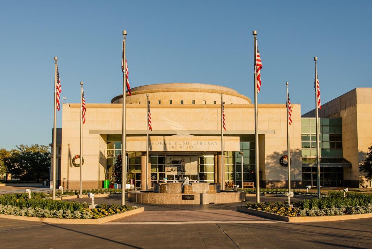 Holiday Inn & Suites College Station-Aggieland By Ihg Exterior foto