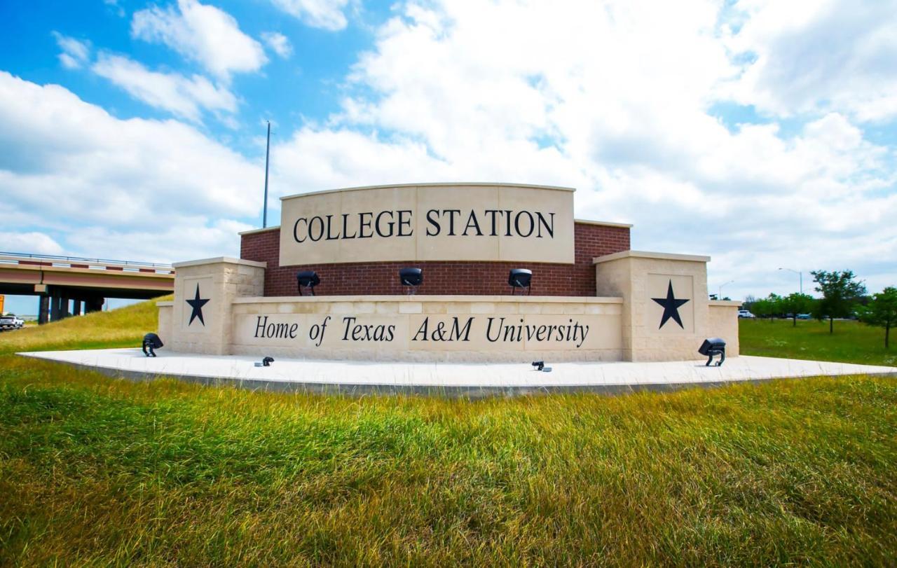 Holiday Inn & Suites College Station-Aggieland By Ihg Exterior foto