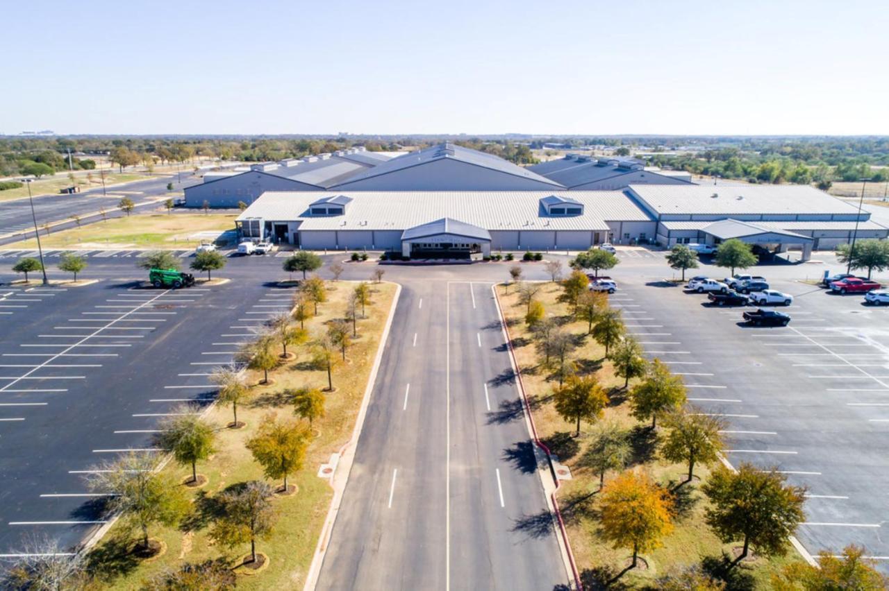 Holiday Inn & Suites College Station-Aggieland By Ihg Exterior foto